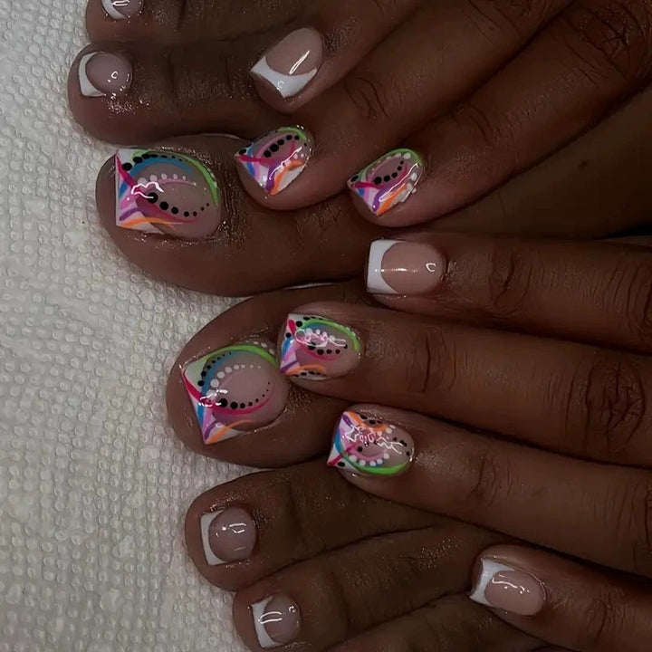 Künstlerische geometrische Nagelverlängerungen Karnz