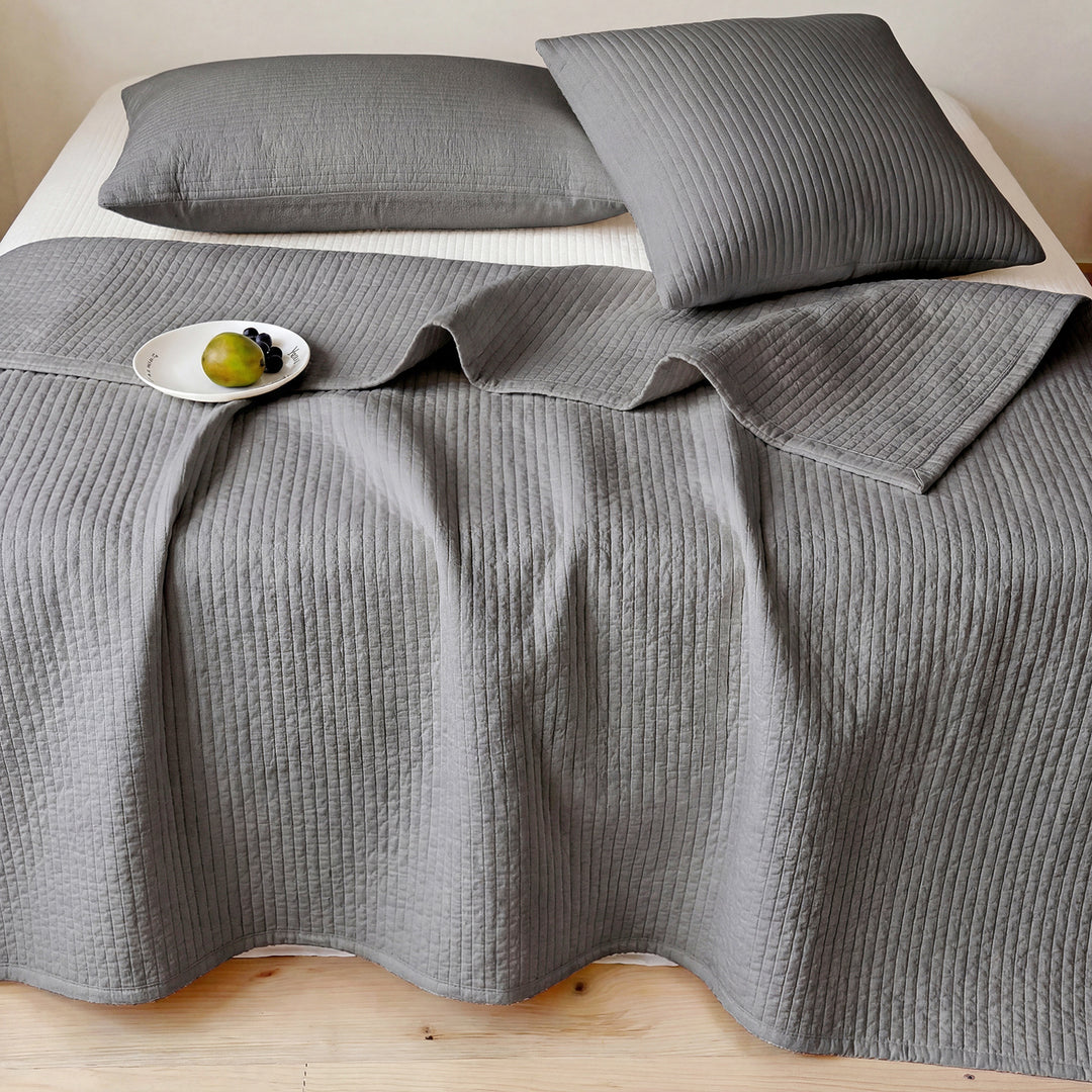 Gestepptes Baumwoll-Quilt-Bettüberwurf-Set mit feiner Liniensteppung