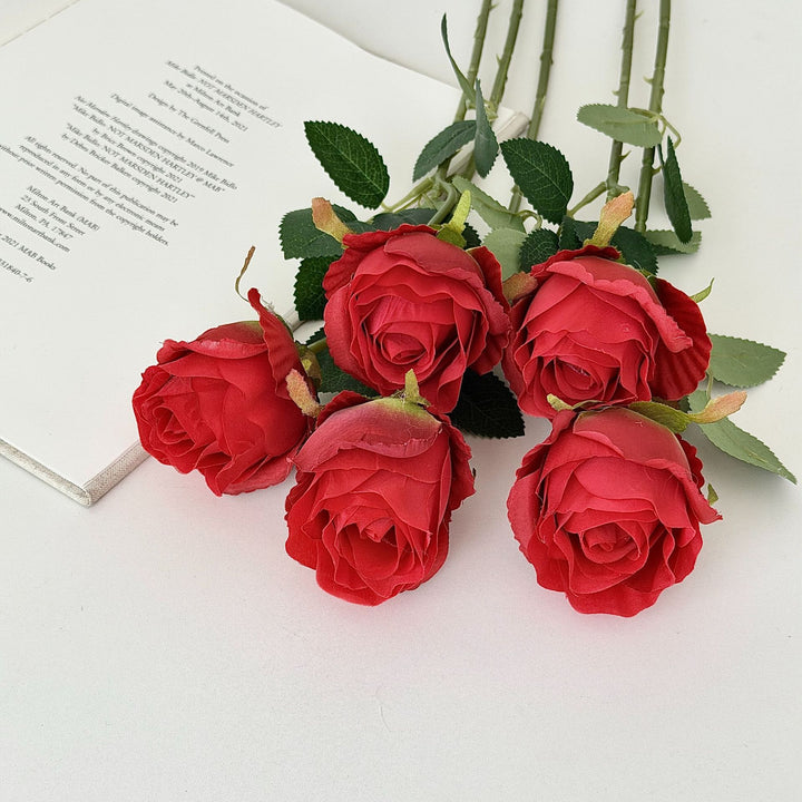 Künstlicher Rosenzweig mit realistischer Optik Karnz