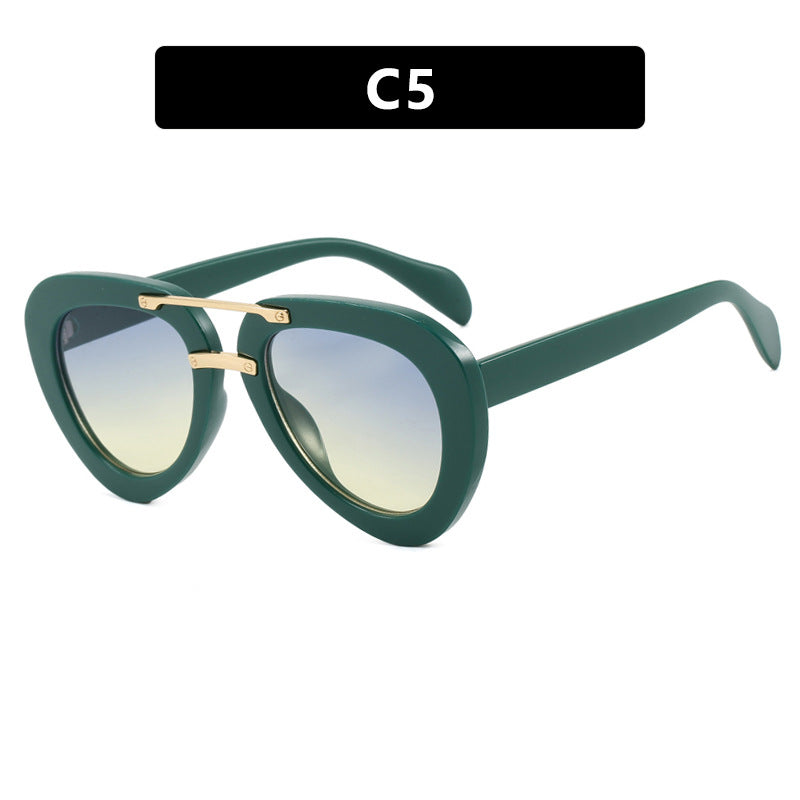 Damen extravagante Sonnenbrille im modernen Herzdesign Karnz