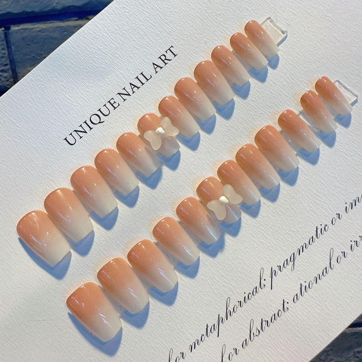 Elegante Nagelkunst Karnz
