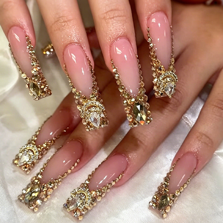 Kunstnagelset mit Glamourösen Strassakzenten Karnz