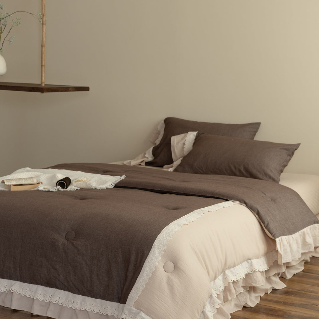 Rüschenspitze-besetzter Leinen-Duvet-Bezug & gestepptes Komforter-Set
