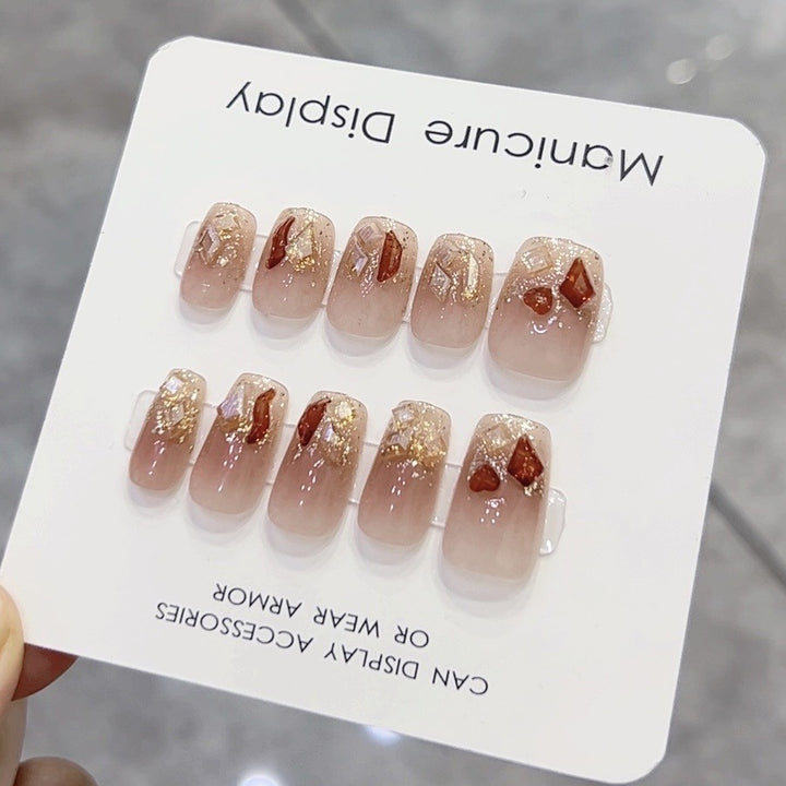 Luxuriöses dekoratives Press-On-Nagelset Karnz