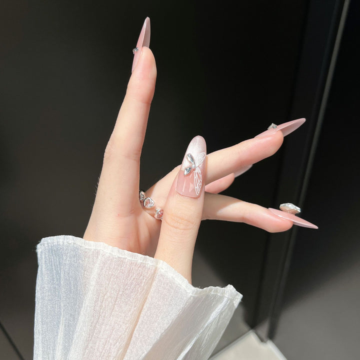 Künstlerisches, mit Kristallen verziertes Press-On-Nageldesign Karnz