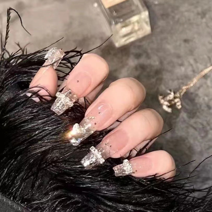 Elegante glitzernde Press-On-Nagelverlängerungen
