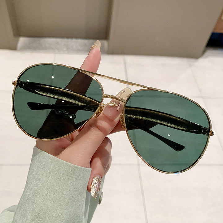 Damen exklusive Designer-Brille mit eleganten Details und hochwertigem Metallrahmen Karnz