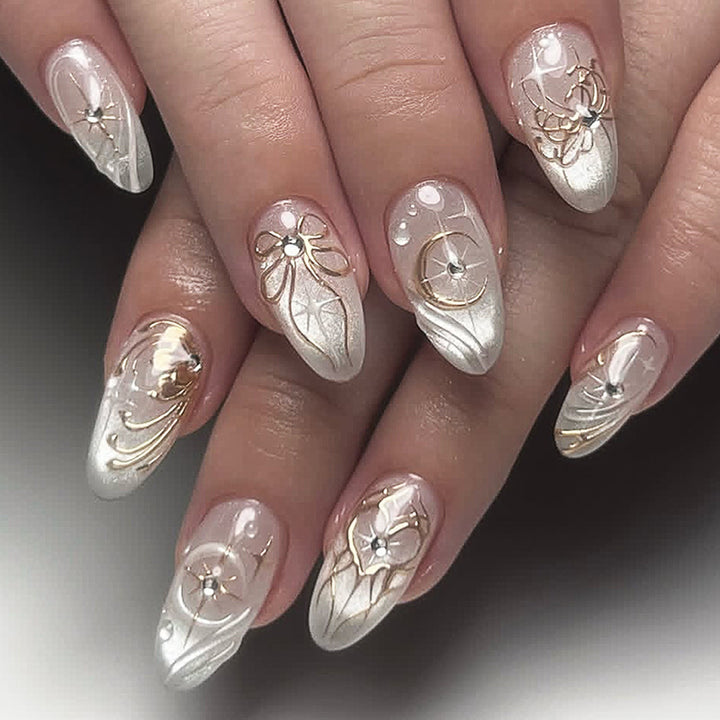 Premium Dekorative Press-On Nagelkunstset mit Glamourösen Akzenten Karnz