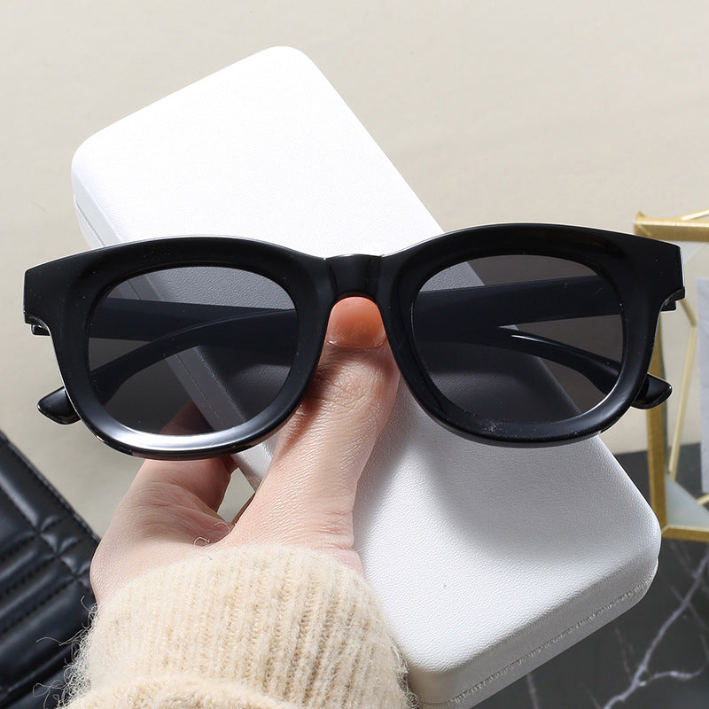 Damen Sonnenbrille im modernen, quadratischen Design Karnz