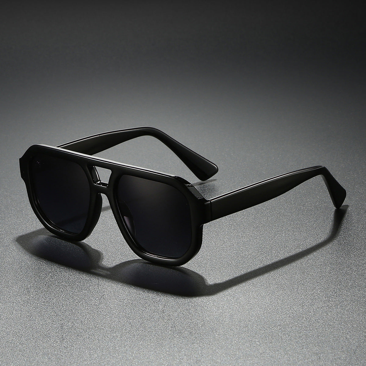 Damen Sonnenbrille im modernen urbanen Design mit breitem Rand Karnz