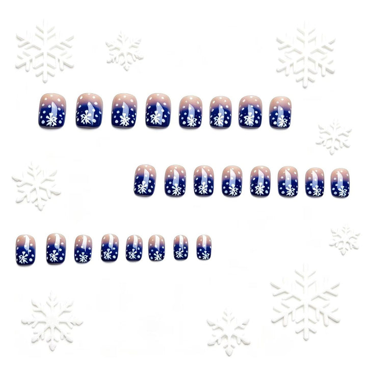 Kunstnägel mit Winterlichem Schneekristall-Design Karnz
