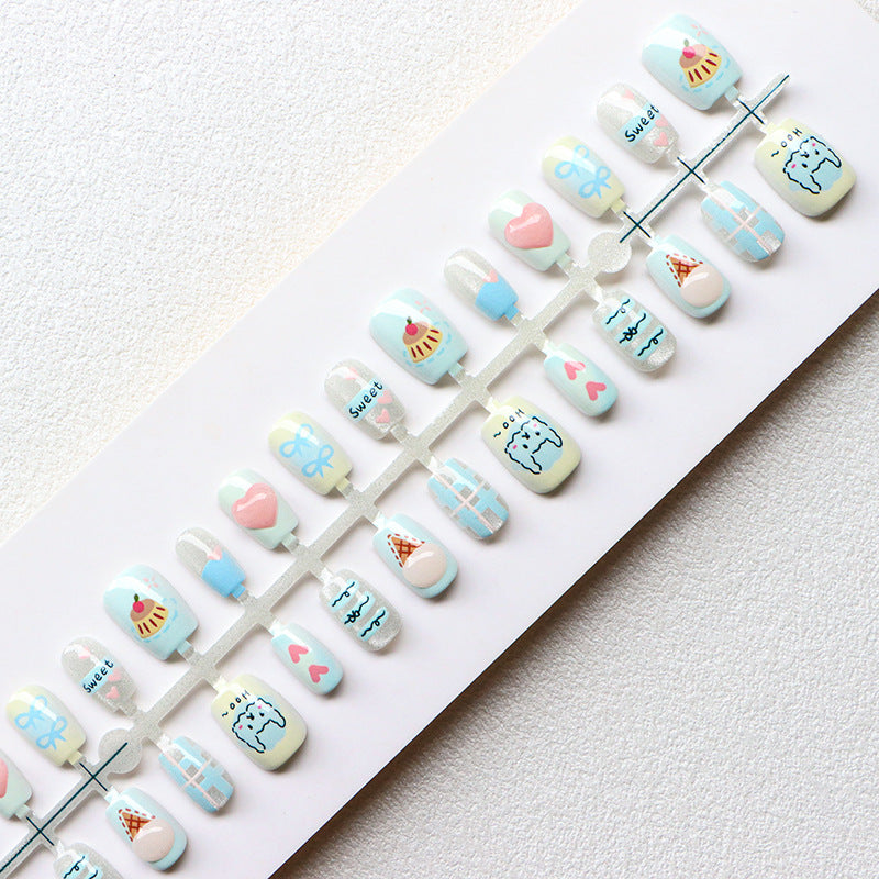 Kreatives thematisches Press-On-Nagelset Karnz