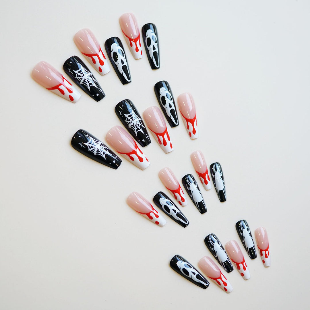 Künstlerisch vom Horror inspiriertes Press-On Nail Set