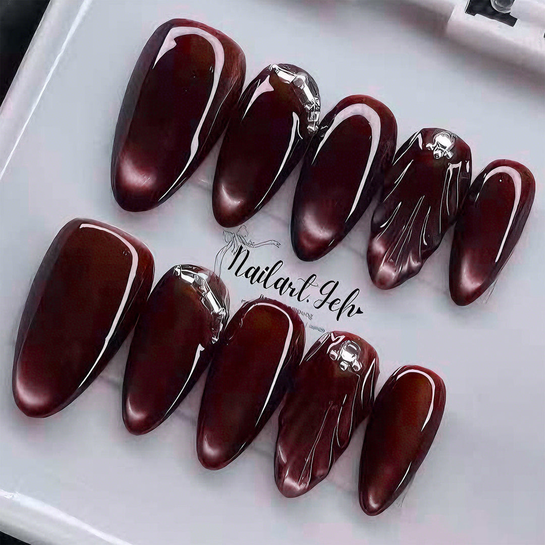 Glänzendes mandelförmiges Press-On-Nagelset