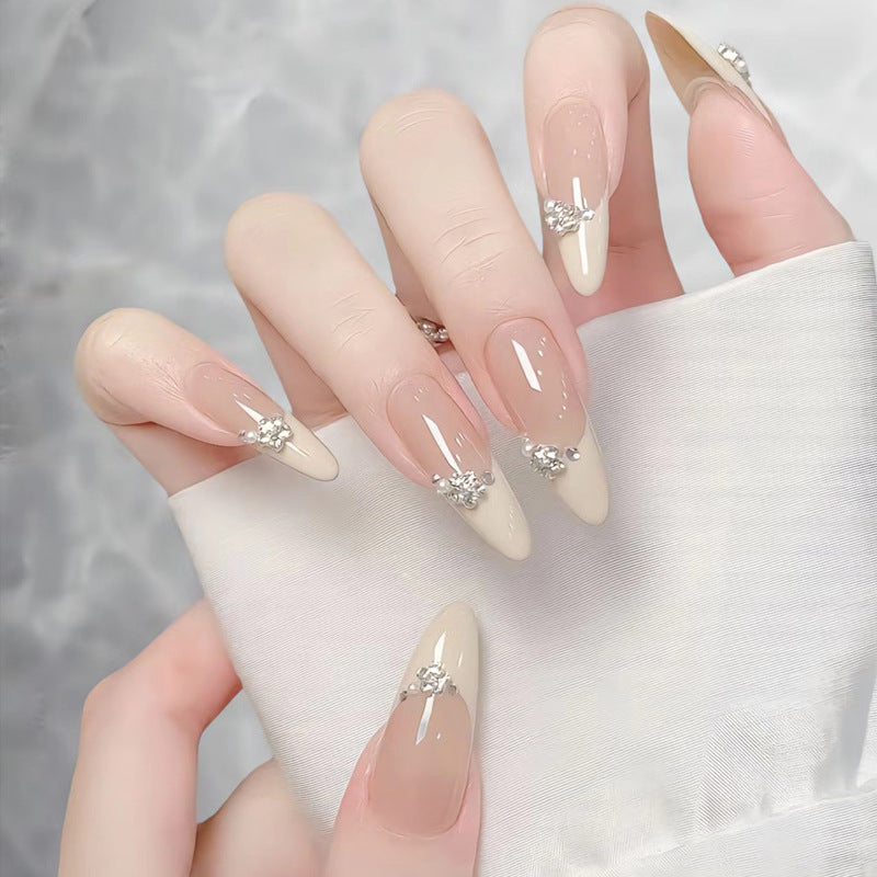 Deluxe mit Strass verzierten Stiletto Press-On Nägel Karnz