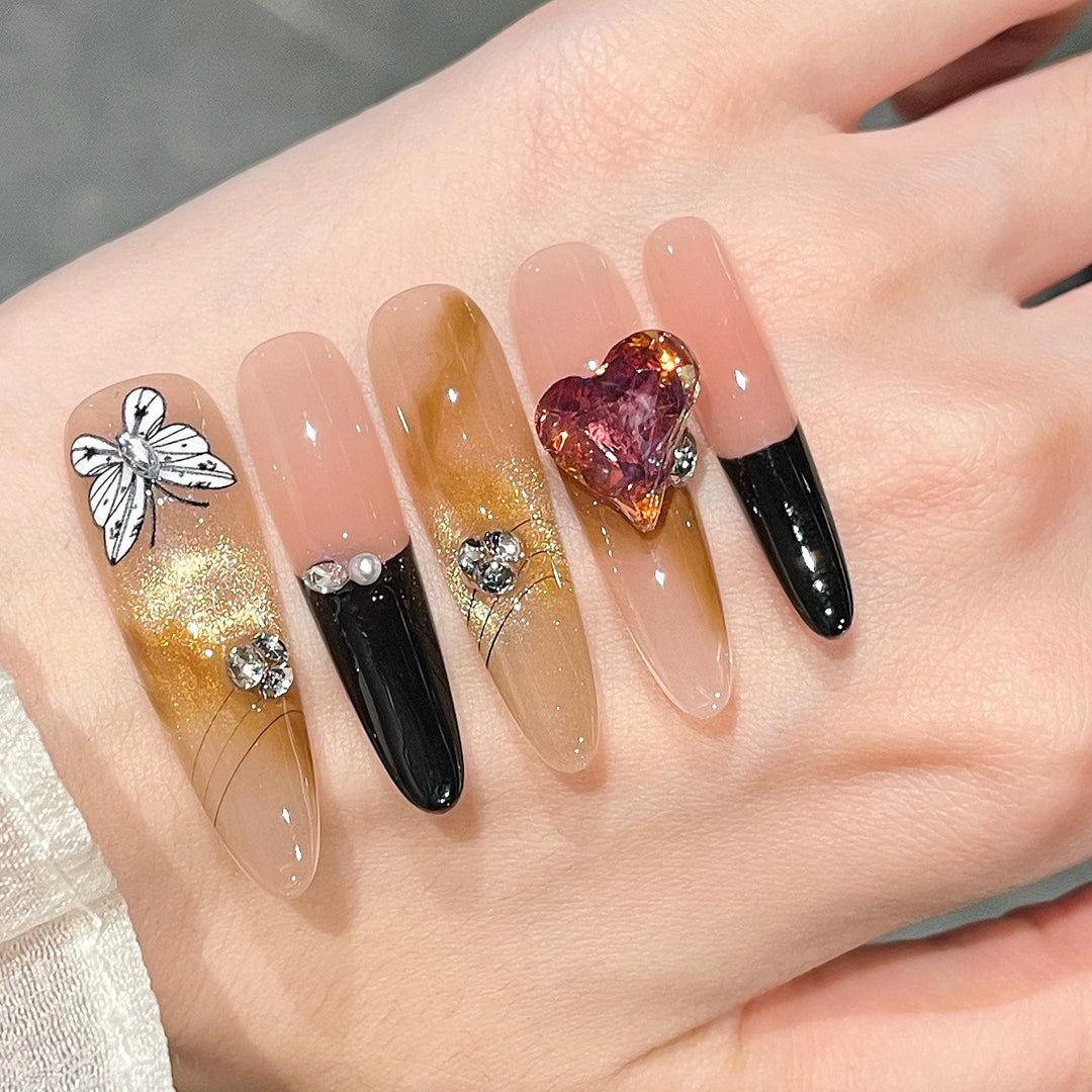 Künstlerische 3D-Schmetterlings- und Edelstein-Nagelverlängerungen Karnz