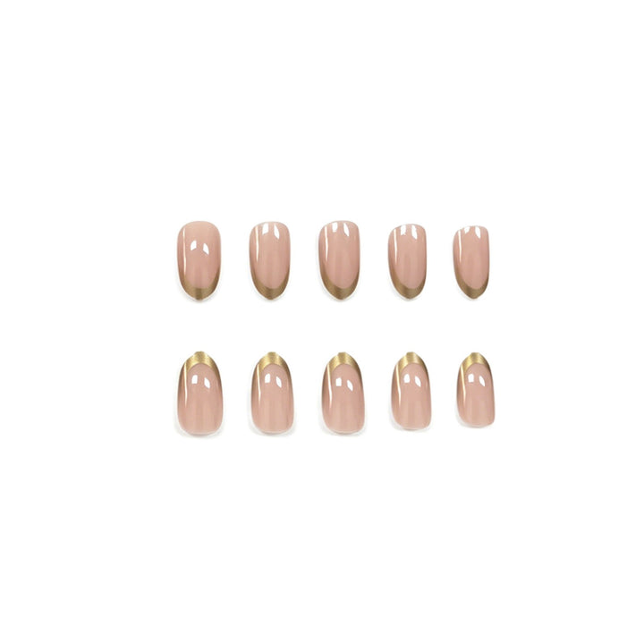 Elegante Metallic French Tip Nagelverzierung Karnz