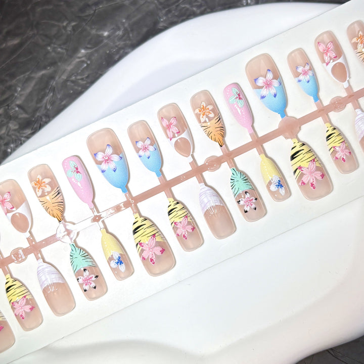 Dekoratives Blütenmotiv Nail Art Set zum Aufkleben