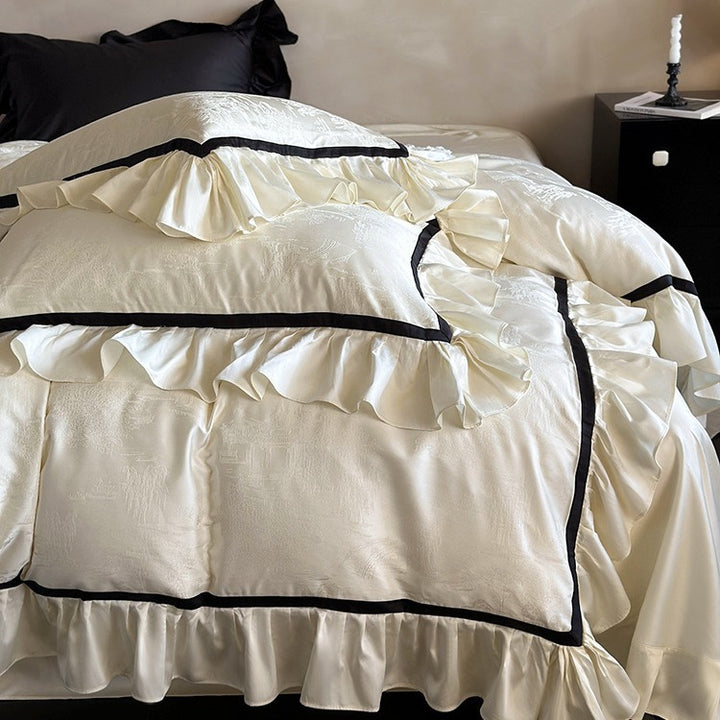 Luxuriöses Baumwollsatin-Bettwäsche-Set mit Jacquardstruktur, Volant und Kontrastpaspel