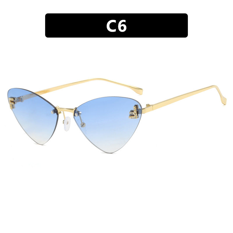Damen extravagante Cat-Eye Sonnenbrille mit funkelnden Details Karnz