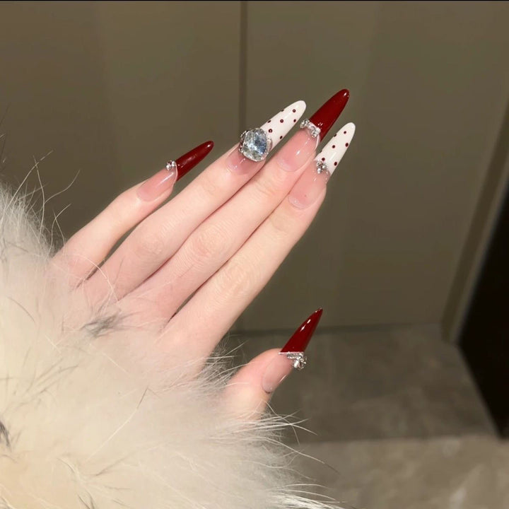 Dekorative Nagelkunst