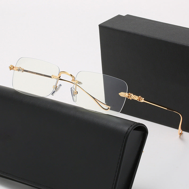 Damen modische Korrektionsbrille mit elegantem quadratischen Rahmen und verzierten Bügeln Karnz