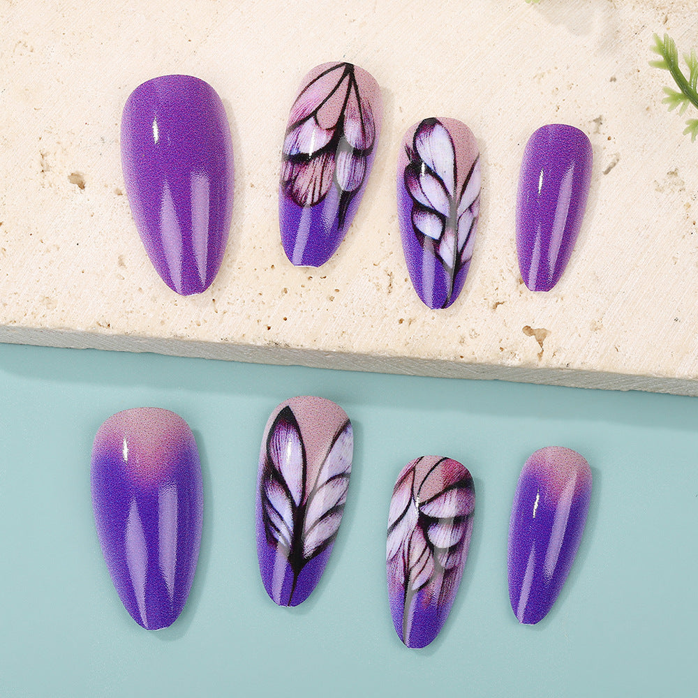 Kunstnägel mit elegantem Blumenmuster Karnz