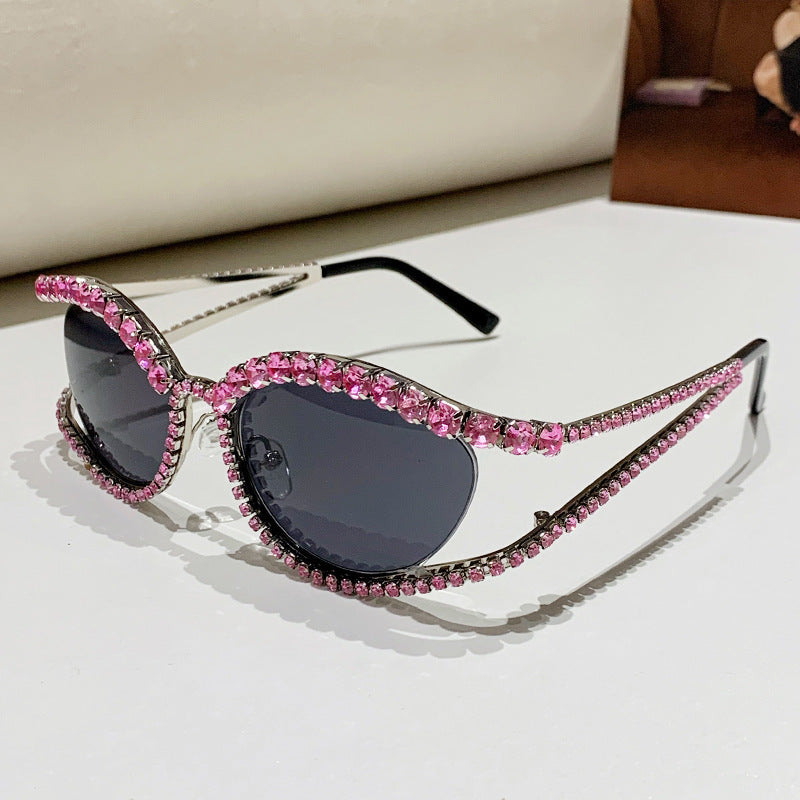 Damen Glamouröse Sonnenbrille mit funkelnden Kristallakzenten Karnz