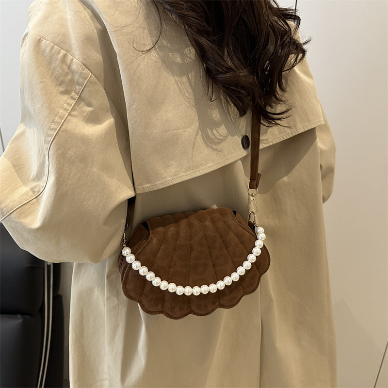 Elegante muschelförmige Umhängetasche Karnz