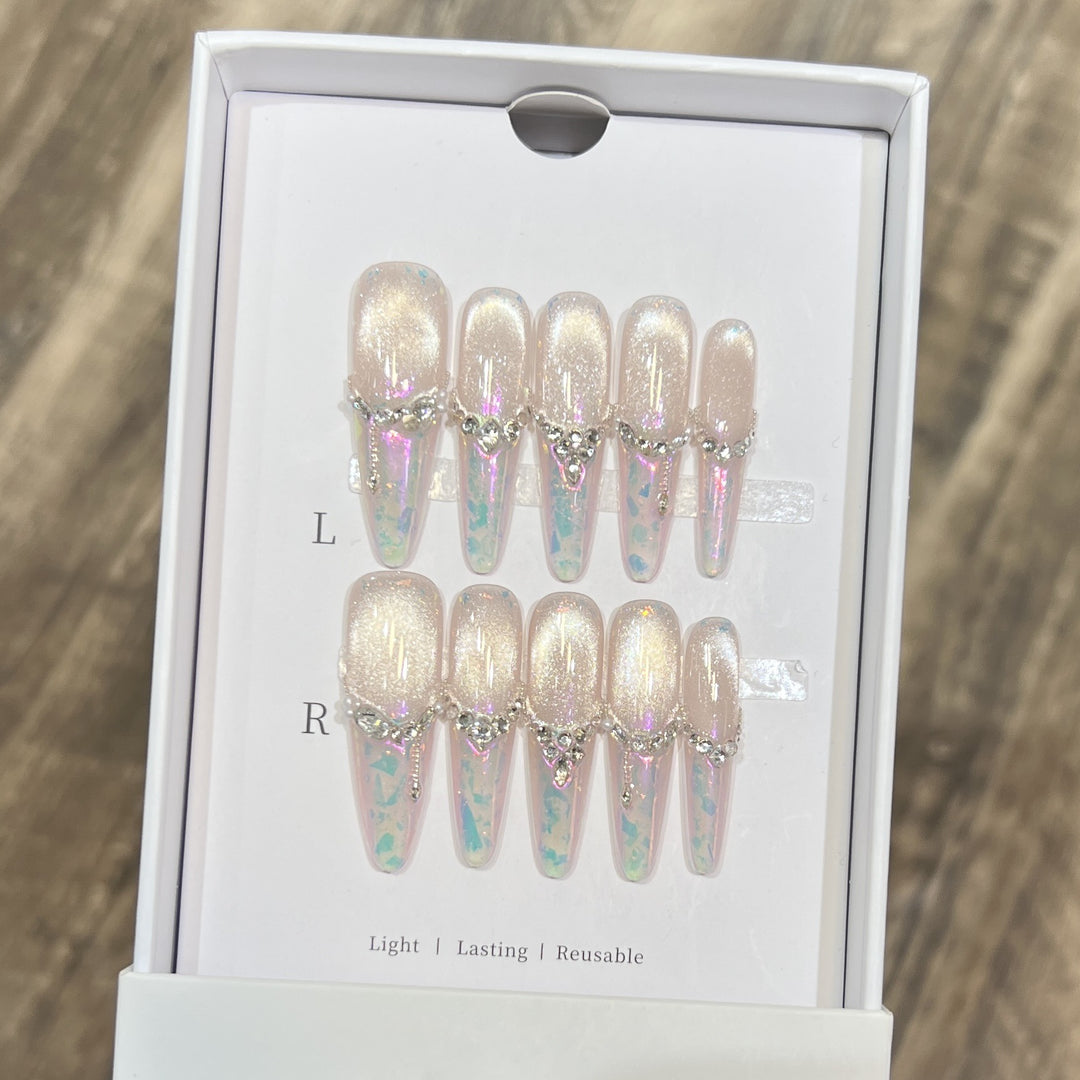 Glamorous Nail Art Karnz