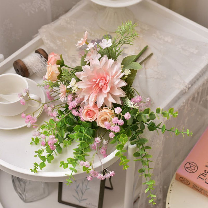 Charmantes Blumenarrangement Bouquet