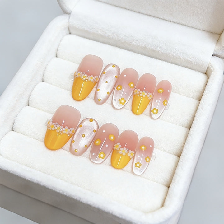 Künstlerisches blumenmusteriertes Press-On-Nagelset Karnz
