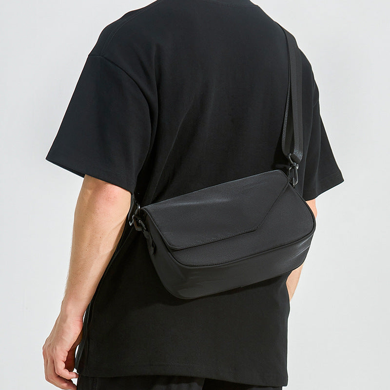 Schlanker verstellbarer Crossbody-Satchel Karnz
