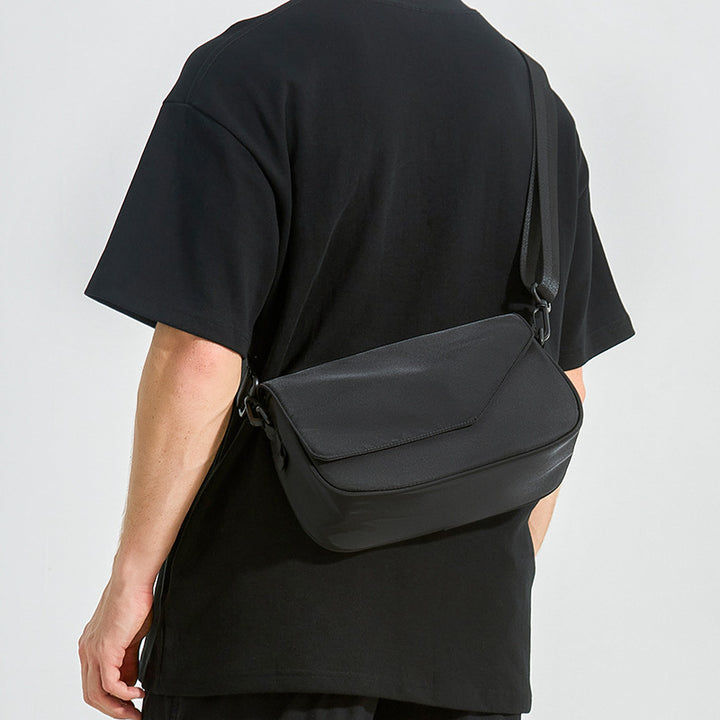 Schlanker verstellbarer Crossbody-Satchel Karnz