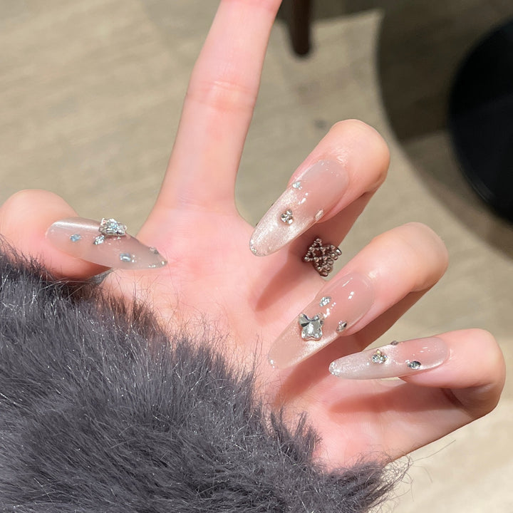 Elegante Press-On Nagelverlängerungen mit Kristallakzenten Karnz