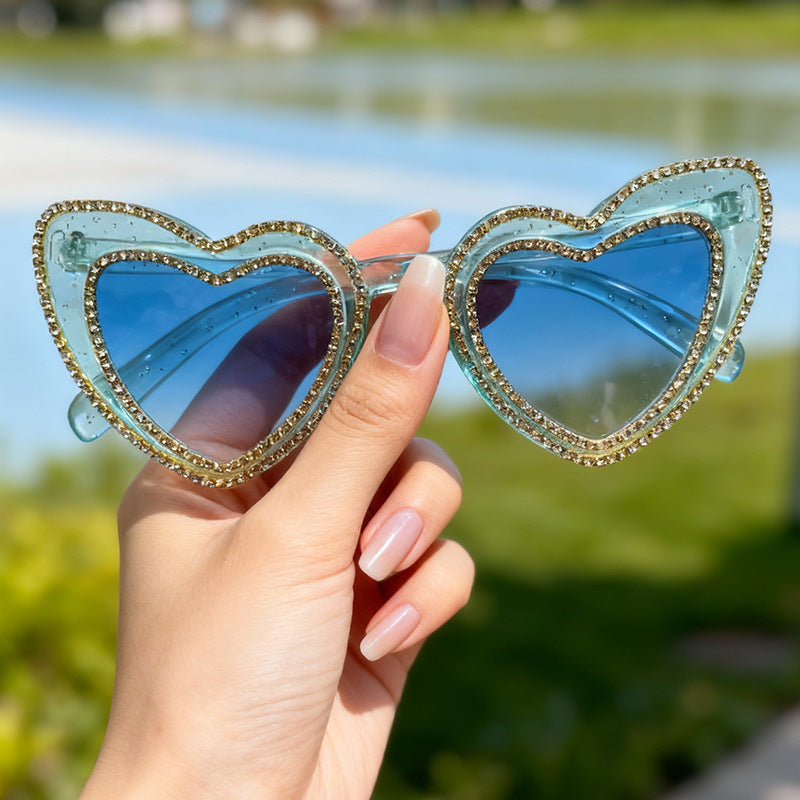 Glamouröse Herzrahmen-Sonnenbrille Karnz
