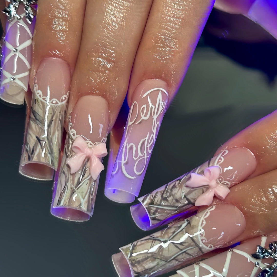 Elegante dekorative Press-On Nagelkunst Karnz