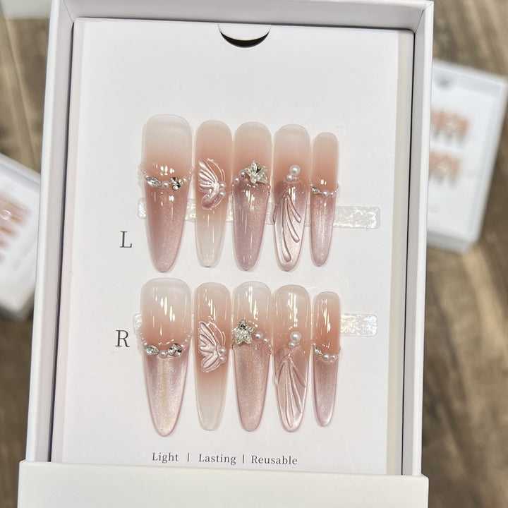 Luxuriöse dekorative Press-On-Nagelspitzen