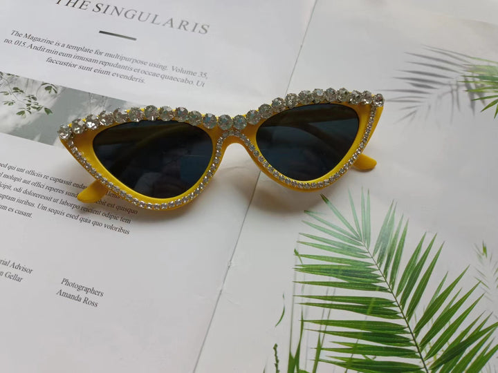 Damen Glamouröse Katzenaugen Sonnenbrille mit Strassbesatz Karnz