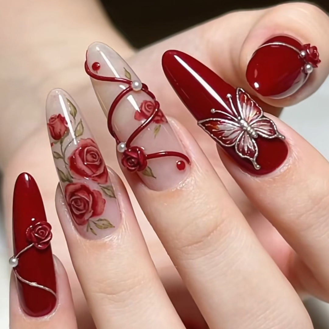 Romantisches Floral Press-On Nagelset Karnz