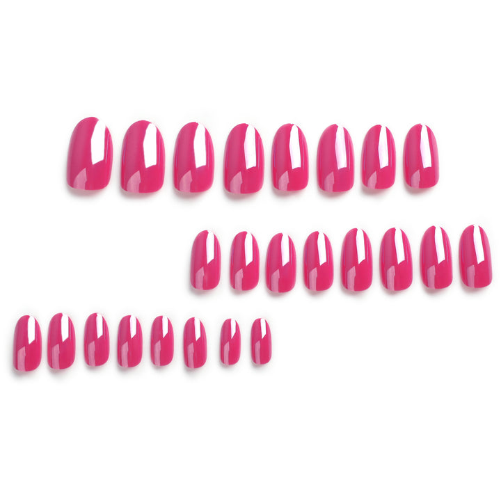 Kunstvolle Nagelkunst im trendigen Design Karnz