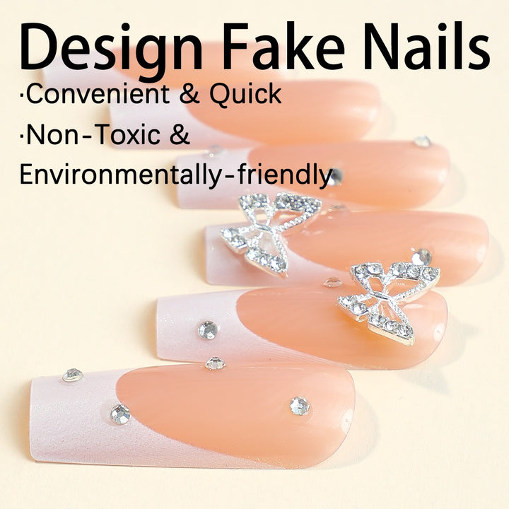 Kunstnagelset mit luxuriösem Glitzer und zarten Blumenmotiven Karnz