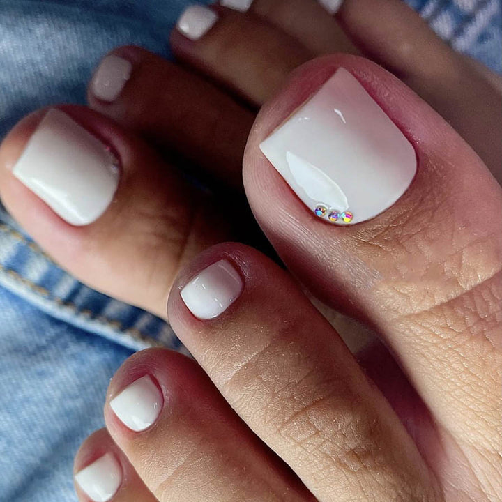 Fußnagelkunstset mit eleganten Glitzerakzenten Karnz