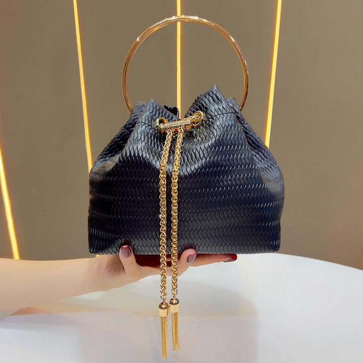 Dekorative Abendtasche mit Ringgriffen