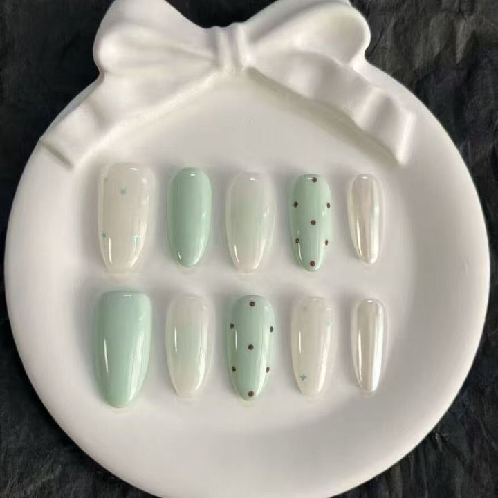 Glamouröse Gel-Nagelkunstverlängerungen Karnz