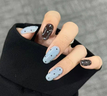 Künstlerisches Herzmuster Nagelkunstverlängerungen Karnz