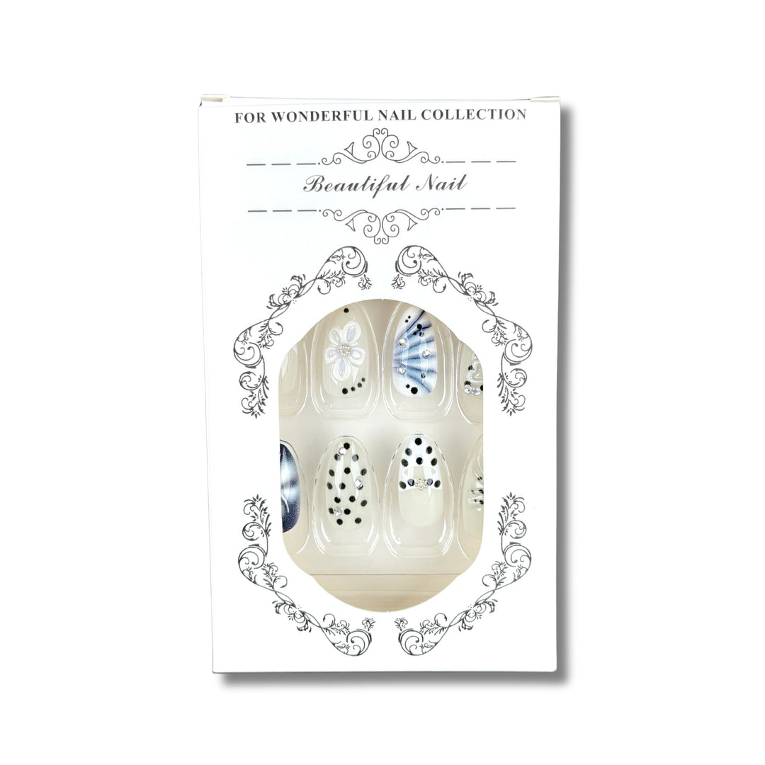 Elegantes Press-On-Nagelkunst-Set mit floralen und Schmuckdesigns