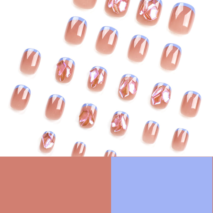 Nagelkunst mit Glitzer- und 3D-Design Karnz