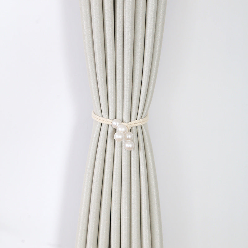Eleganter Vorhangbinder mit Perlenbesatz Karnz