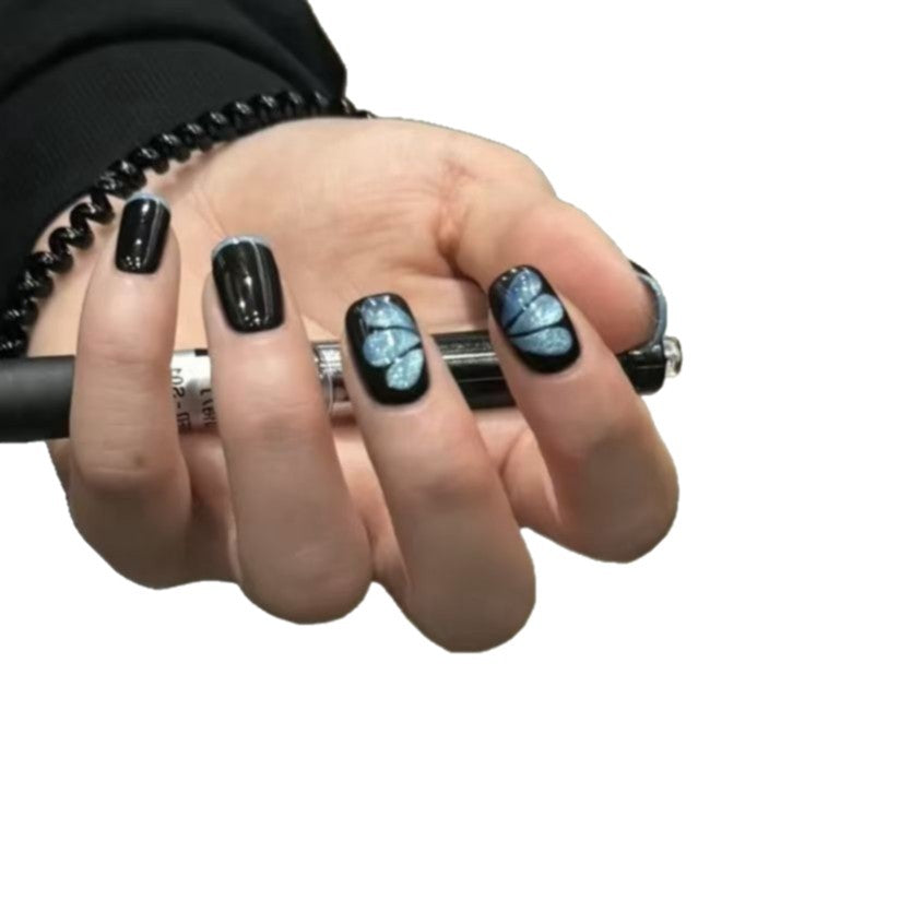 Künstlerisches Nagelkunstdesign Karnz